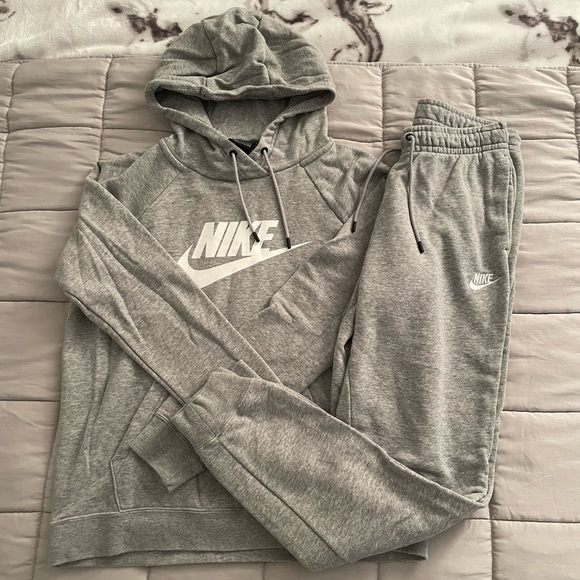 Nike Sweatshirt Nike Jogger Sets Women Nike Tops Nike Womens